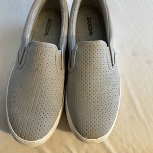 Womens soda comfy flat slip ons
